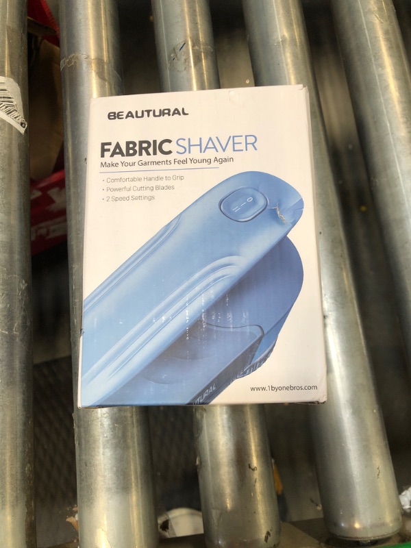 Photo 2 of BEAUTURAL Fabric Shaver Defuzzer