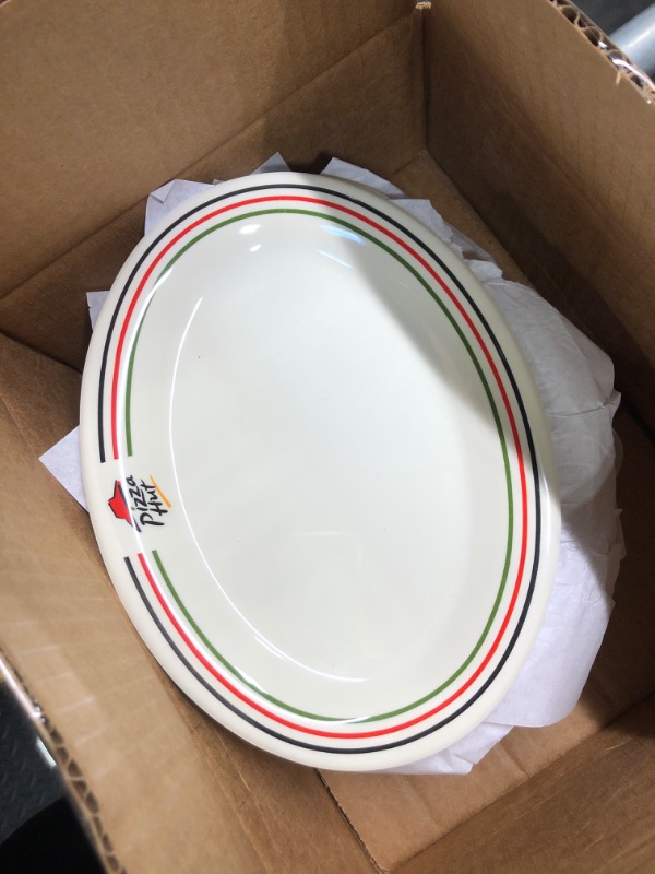 Photo 2 of ***similar, different color*** G.E.T. Enterprises OP-950-PH 9.75" x 7.25" Oval Platter, Pizza Hut (Pack of 12)