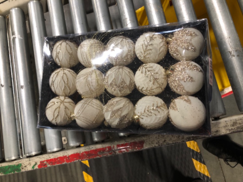 Photo 1 of 15 Pack Creamy White Velvet Ornaments for Christmas Tree(3.15 in/80 mm), Neutral Beige Velvet Christmas Ornaments, White with Gold Flocked Ornaments