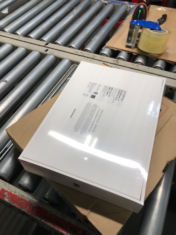 Photo 3 of ** came sealed, opened to verify and test**
Apple 2022 MacBook Air Laptop with M2 chip: Built for Apple Intelligence, 13.6-inch Liquid Retina Display, 16GB RAM, 256GB SSD Storage, Backlit Keyboard, 1080p FaceTime HD Camera; Midnight