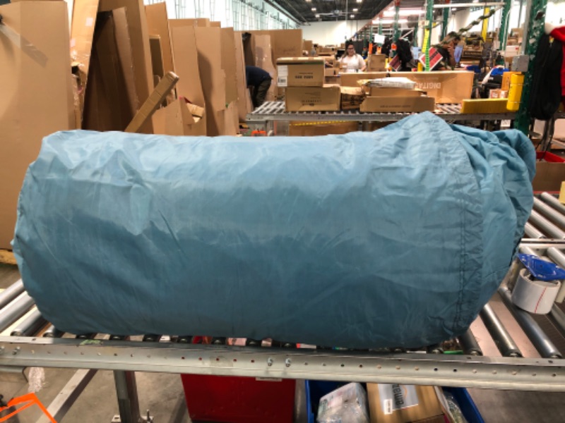 Photo 1 of VEVOR Inflatable Paint Booth, 21 x 13.5 x 9.8 ft Inflatable Spray Booth, with 1100W Powerful Blower and Air Filter System, Large Furniture Painting, Portable Car Paint Booth for Medium-Sized Vehicles