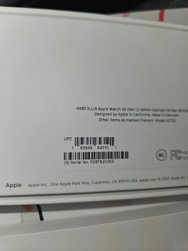 Photo 2 of **SEALED**
Apple Watch SE (2nd Gen) [GPS 40mm] Smartwatch with Starlight Aluminium Case with Starlight Sport Band S/M. Fitness and Sleep Trackers