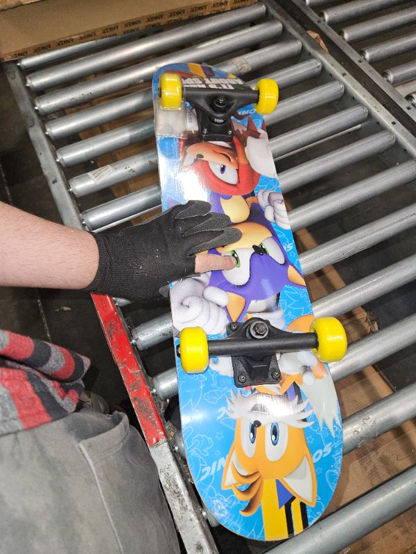 Photo 2 of **USED**
Sonic The Hedgehog 31 inch Skateboard, 9-ply Maple Desk Skate Board for Cruising, Carving, Tricks and Downhill