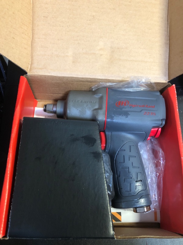 Photo 3 of 2235TiMAX Series 1/2" Impact Wrench
