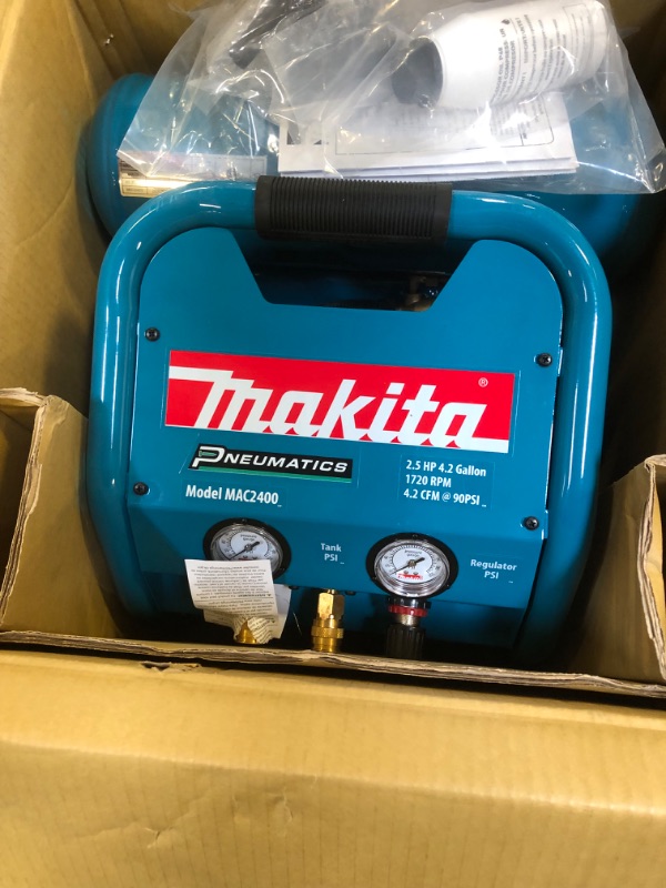 Photo 2 of Makita MAC2400 2.5 HP* Big Bore™ Air Compressor MAC2400 Air Compressor