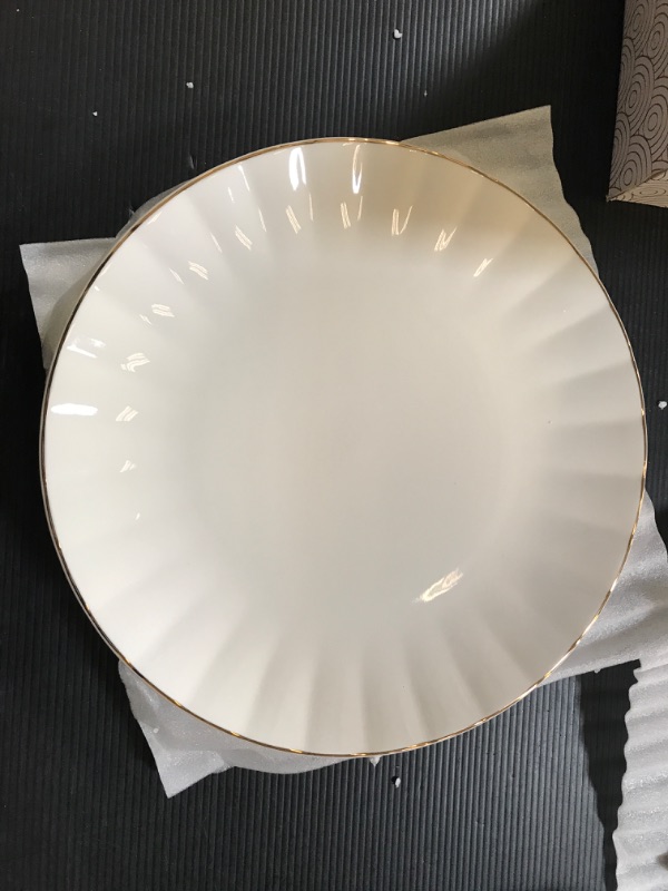 Photo 2 of BTaT- Porcelain Dinner Plates with Gold Trim,10.5 inch, Set of 4, White Dinner Plates, White Dinner Plates Bulk, White Plate Set, Plates, Dinner Plates, Restaurant Dishes