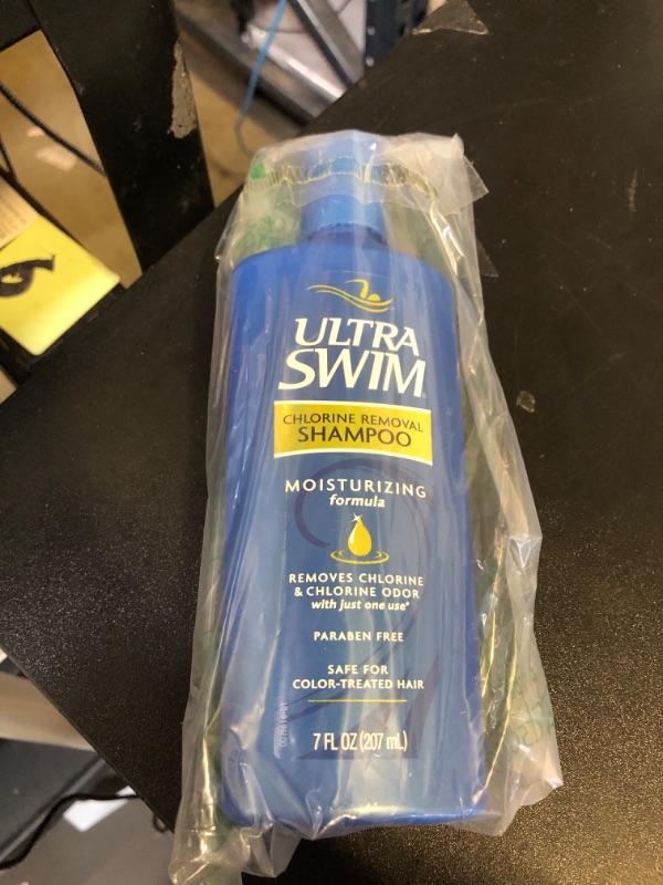 Photo 2 of UltraSwim Chlorine Removal Shampoo, 7 fl oz (207 ml)