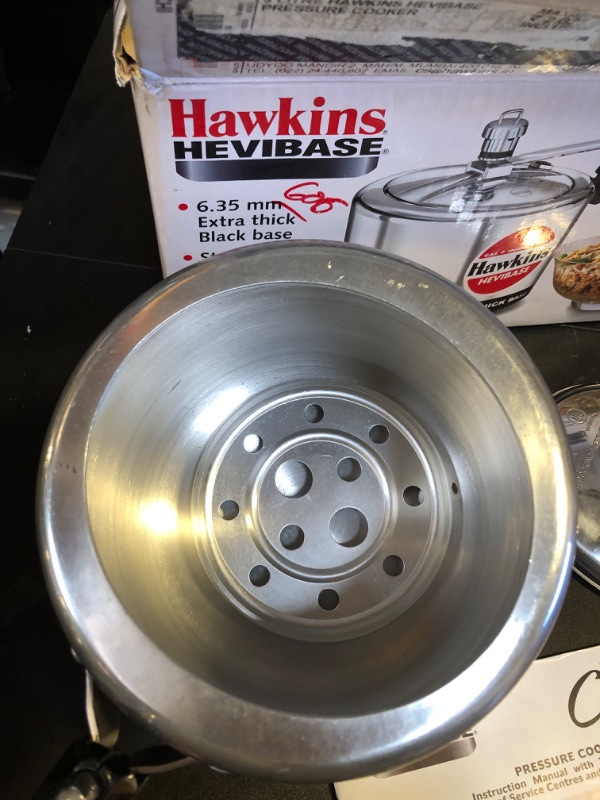 Photo 3 of Hawkins Hevibase IH 30 IH30 3-Litre Induction Pressure Cooker