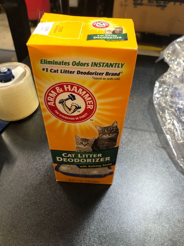 Photo 2 of ARM & Hammer Cat Litter Deodorizer 30 oz 1.88 Pound (Pack of 1)