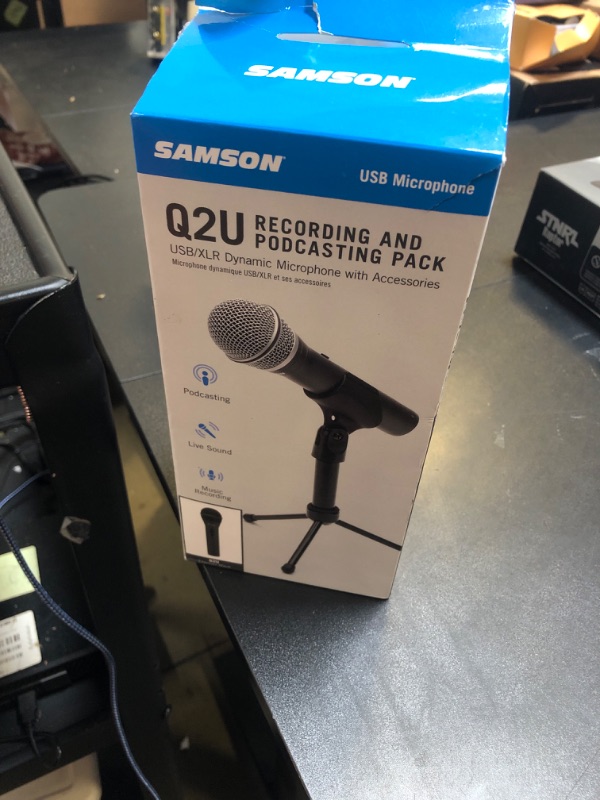 Photo 3 of Samson Q2U USB/XLR Dynamic Microphone Recording and Podcasting Pack (Black)