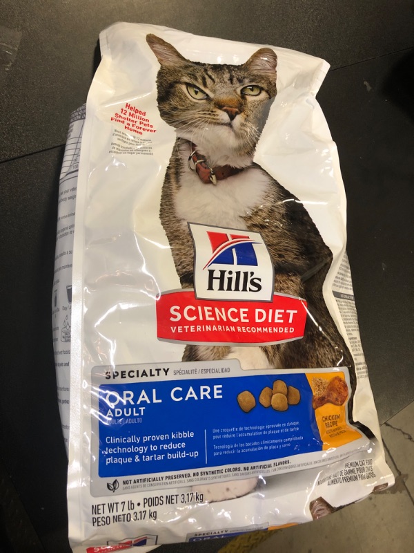 Photo 2 of Hill's Science Diet Oral Care, Adult 1-6, Plaque & Tartar Buildup Support, Dry Cat Food, Chicken Recipe, 7 lb Bag - best before 03/2026