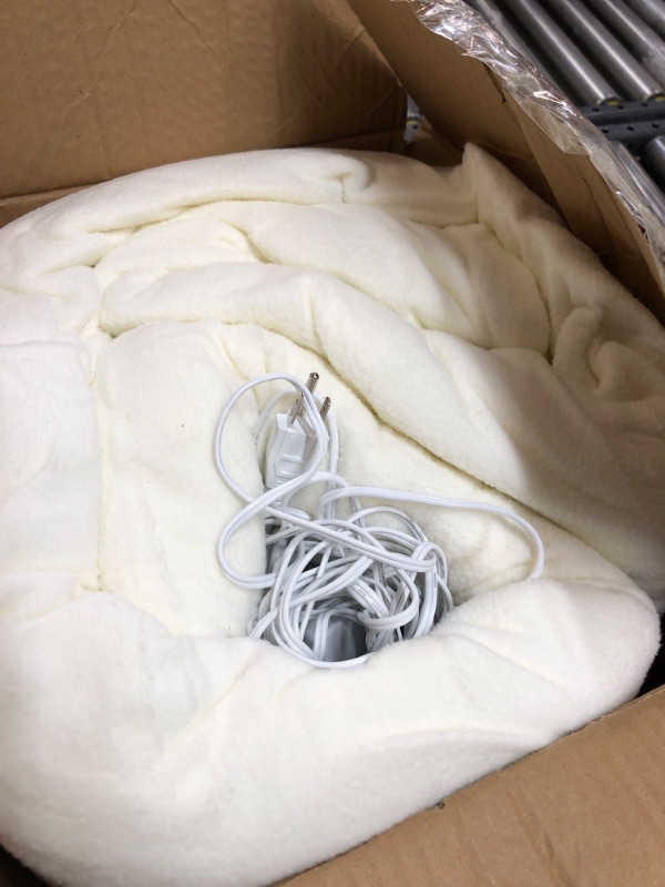 Photo 2 of SoftHeat by Perfect Fit Luxury Micro-Fleece Low-Voltage Electric Heated Blanket (Queen