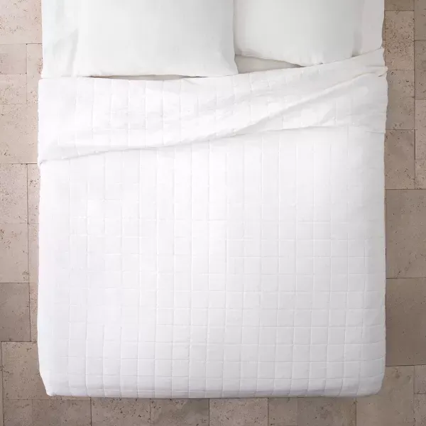 Photo 1 of Heavyweight Linen Blend Quilt - Casaluna White Full/Queen 