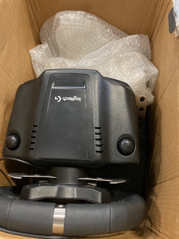 Photo 1 of logitech G920 Dual-motor Feedback Driving Force USB Racing Wheel with Responsive Pedals for Xbox One (Renewed)
