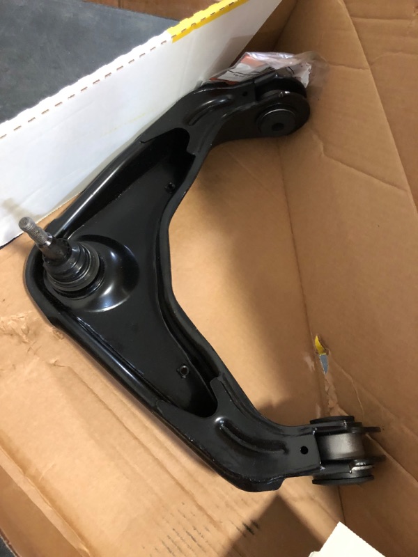 Photo 1 of MOOG CK620054 Front Upper Suspension Control Arm and Ball Joint Assembly for Chevrolet Silverado 2500 HD