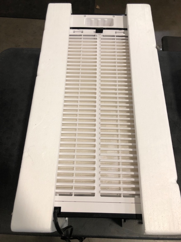 Photo 1 of Medify MA-40 Air Purifier with True HEPA H13 Filter | 1,793 ft² Coverage in 1hr for Smoke, Wildfires, Odors, Pollen, Pets | Removal to 0.1 Microns | White, 1-Pack
