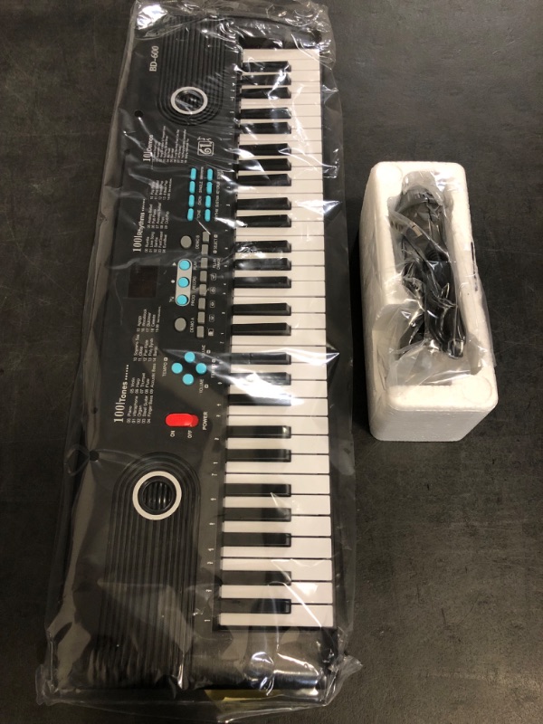 Photo 1 of 61 keys keyboard piano, Electronic Digital Piano with Built-In Speaker Microphone, Portable Keyboard Gift Teaching for Beginners, electric piano for kids