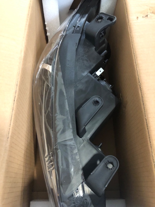 Photo 1 of Right Headlight Assembly for Hyundai Elantra 2017 2018 