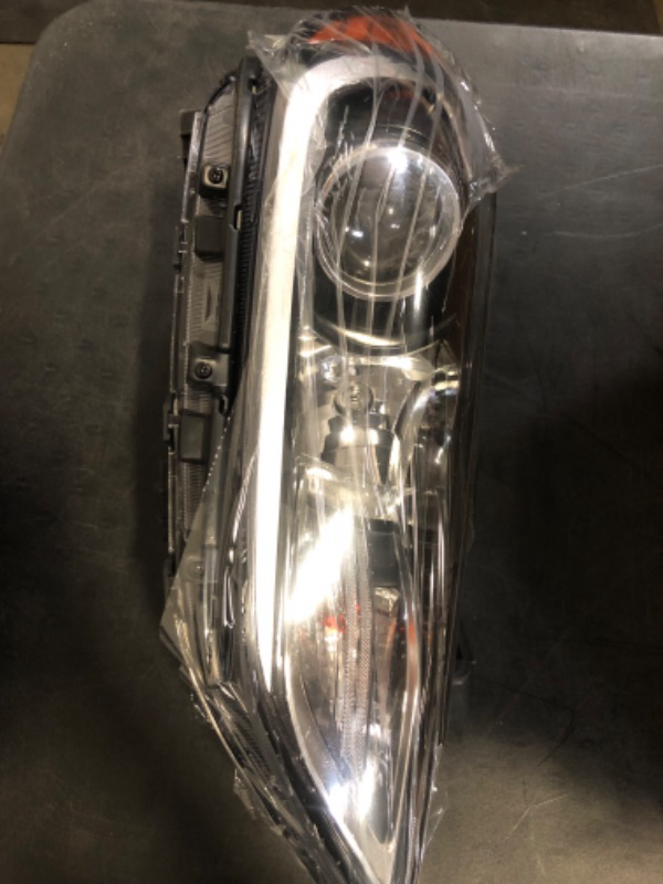 Photo 1 of Right Headlight Assembly for Hyundai Elantra 2017 2018 