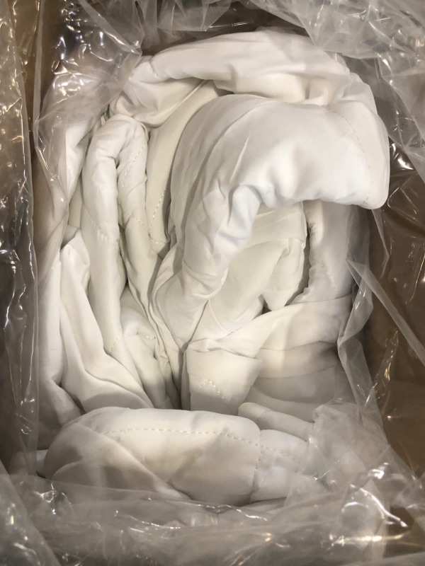 Photo 1 of Looks Opened but NOT Used** Taupiri California King Quilted Mattress Pad Cover with Deep Pocket (8"-21"), Cooling Soft Pillowtop Mattress Cover, White