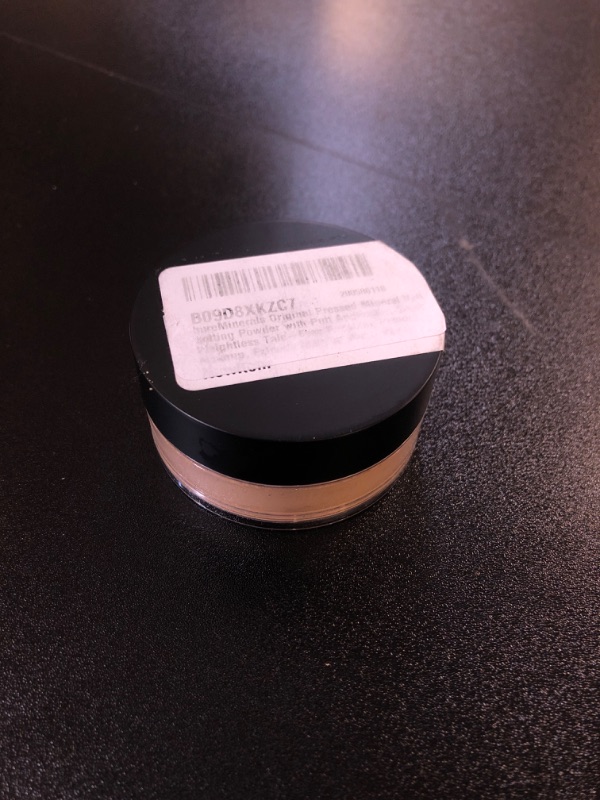 Photo 2 of bareMinerals Original Matte Loose Powder Foundation SPF 15