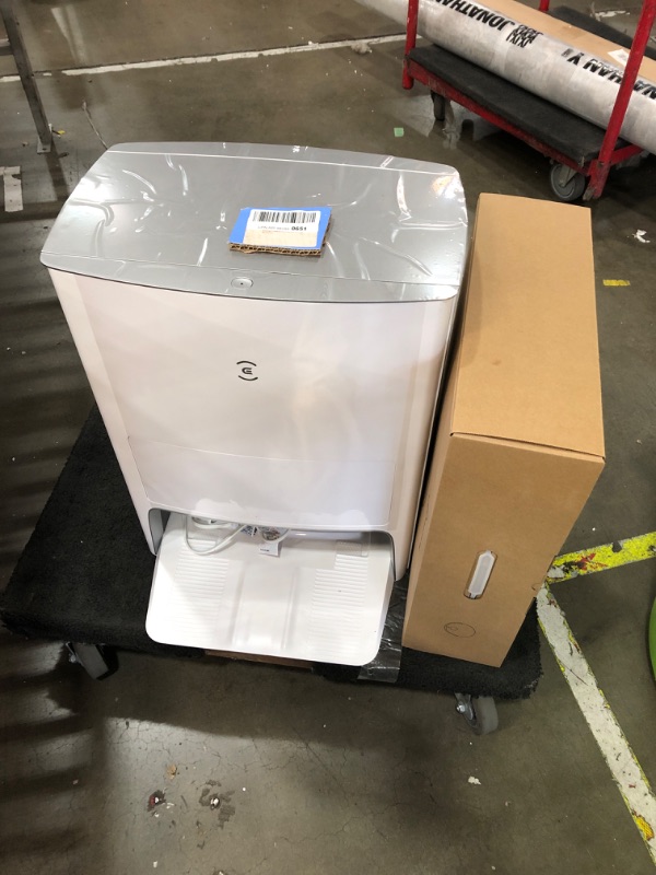 Photo 1 of ECOVACS DEEBOT T20 Omni Robot Vacuum and Mop,Hot Water Mop Washing,Auto Hot Air-Drying,9mm AutoMop Lifting,Dual Spinning Mops,Self-Emptying,6000Pa Suction,Obstacle Avoidance,YIKO Voice Assistant,White