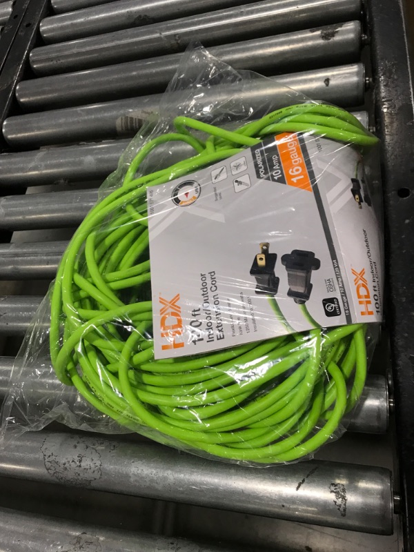 Photo 3 of 100 ft. 16/2 Light Duty Indoor/Outdoor Extension Cord, Green


