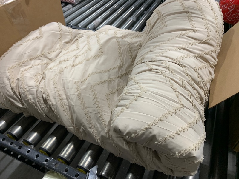 Photo 1 of 104" x 96"comforter set beige 