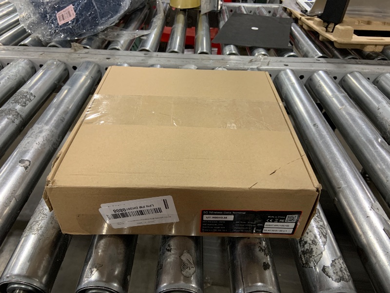 Photo 1 of UOTEK 5G SIM Card Router CPE, WiFi 6 Router 5G Modem Dual Band NSA SA with SIM Card Slot for Smarthome Office Indoor High Speeed Wireless Router