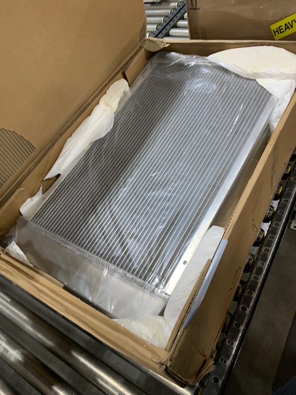 Photo 1 of ALLOYWORKS 3 Row Core Aluminum Radiator for Chevy Corvette C3 350/305 5.7/5.0 V8 1977-1982