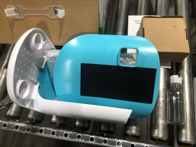 Photo 1 of Smart Bird Feeder with Camera -HD1080p Bird Camera Auto Capture Bird Videos,PIR Detection,Solar,Night Vision, AI Recognition of Birds,Ideal Gift for Family