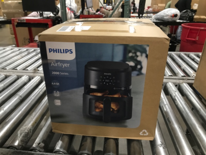 Photo 2 of Philips 2000 Series Airfryer - 4.4 qt (4.2 l) Pan, 13 Cooking Functions, RapidAir Technology, Healthy Cooking with 90% Less Fat, Efficient & Fast (NA220/00)