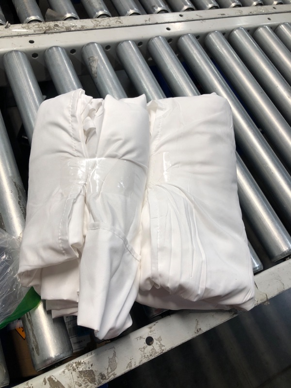 Photo 2 of **MISSING PILLOWCASES AND FITTED SHEET** 2 FLAT SHEETS**
Cal King Size 4 Piece Sheet Set - Comfy Breathable & Cooling Sheets - Hotel Luxury Bed Sheets for Women, Men, Kids & Teens - Deep Pockets, Easy-Fit, Wrinkle Free Sheets - White Oeko-Tex Bed Sheet Se