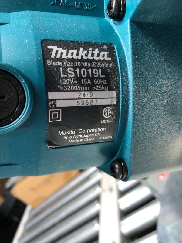 Photo 6 of ***USED - JAMMED SHUT - WON'T OPEN - UNABLE TO TEST - SEE PICTURES***
Makita LS1019L 10" Dual-Bevel Sliding Compound Miter Saw with Laser