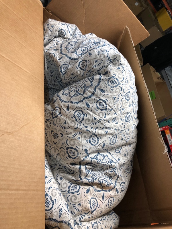 Photo 2 of ***STOCK PHOTO REFERENCE ONLY***NOT IN ORIGINAL PACKAGING*
Oversized Comforter Bedding Set Down Alternative All-Season Warmth, Soft Reversible Bohemian Paisley Bedspread 3-Piece and 2 Matching Shams, Blue 90X94