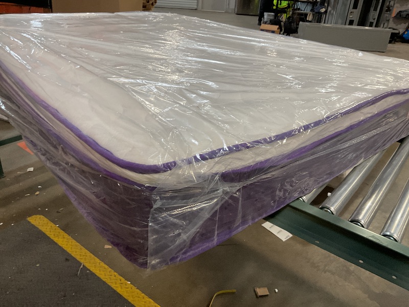 Photo 2 of ***new but dirty
12 Inch Innerspring Hybrid Mattress, Motion Isolation Individually Pocketed Coils Mattress, unknown Size Mattress in a Box, Plush Foam Spring Mattress for Pressure Relief, Purple
55” x 72”