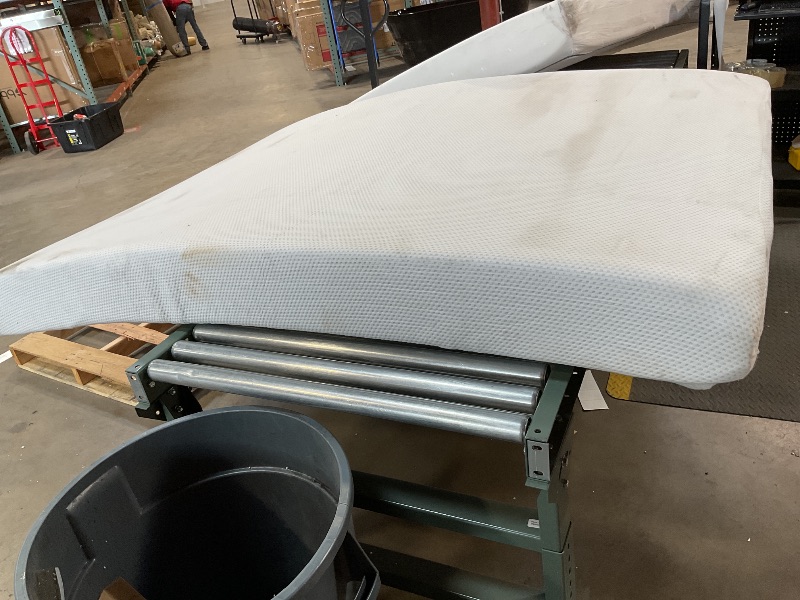 Photo 3 of ****mattress got dirty during processing and handling, does have a removable cover
Zinus 6'' Medium Gel Memory Foam Mattress