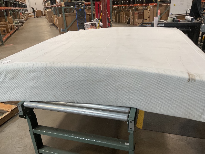 Photo 4 of ****mattress got dirty during processing and handling , does have a removal cover
ZINUS 11 Inch Green Tea Memory Foam Mattress [New Version], King, Fiberglass free, Medium Firm Feel, Zoned Pressure Relief, Certified Safe Foams & Fabric, Mattress in A Box