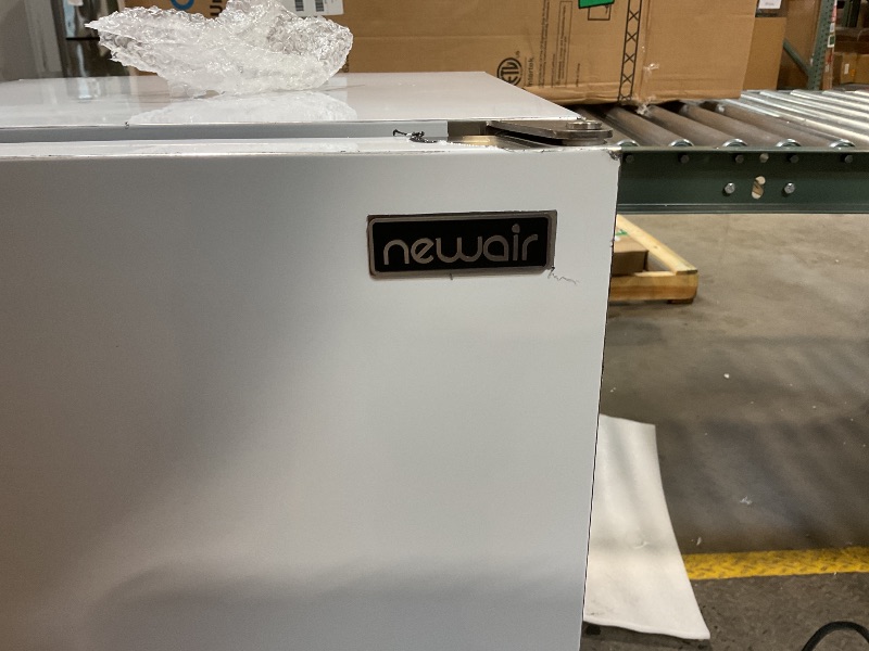 Photo 5 of ***near perfect item,but has chipped paint on door corner
Newair 15" Undercounter Nugget Ice Maker, Pebble Ice Maker Producing 66 lbs. Daily, Built-in or Freestanding in Stainless Steel, Sonic Ice Makers for Home, Bar, Restaurant