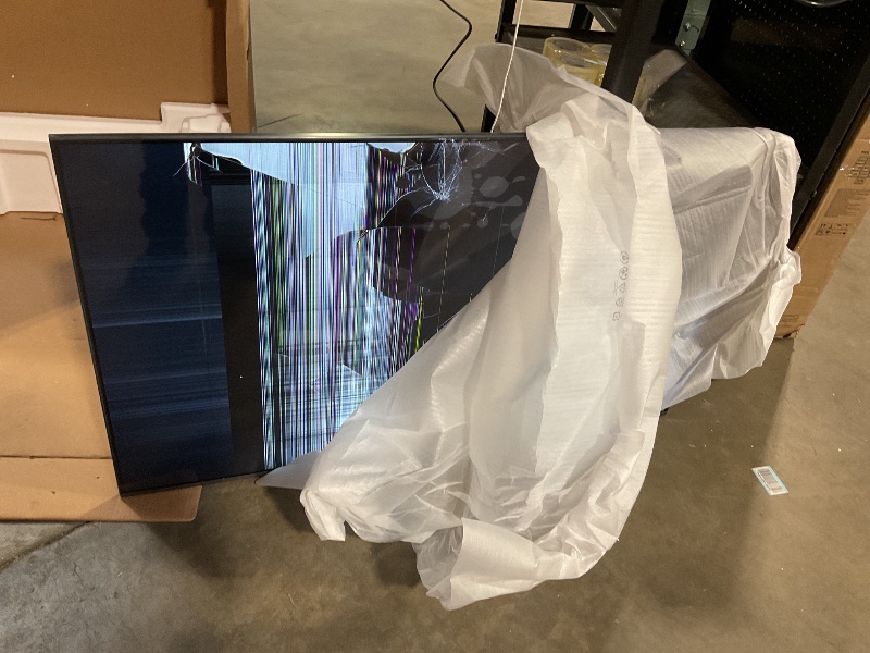 Photo 2 of ***broken screen, sold for parts only 
SAMSUNG 55-Inch Class Crystal UHD 4K DU7200 Series HDR Smart TV w/Object Tracking Sound Lite, PurColor, Motion Xcelerator, Mega Contrast, Q-Symphony (UN55DU7200, 2024 Model)