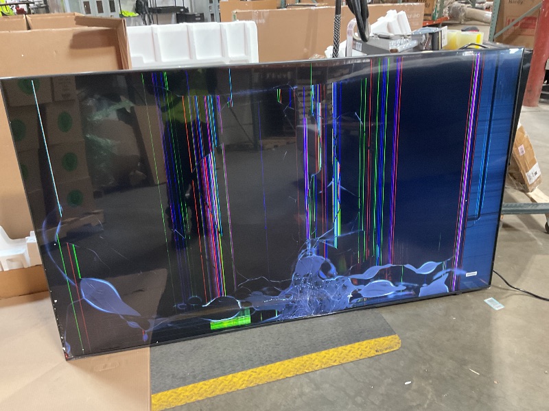 Photo 2 of ***broken screen, still functional. Selling for PARTS ONLY
Samsung 85" Class DU7200 HDR Crystal UHD 4K Smart TV - Titan Gray (UN85DU7200)