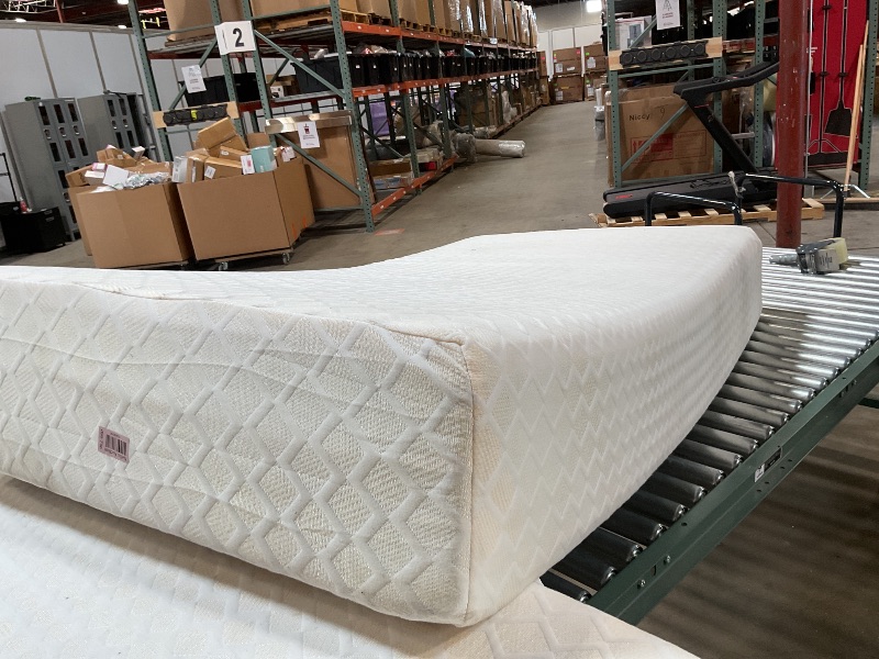 Photo 2 of ****Mattress got dirty during process and handling, does have a removable/washable cover 
Signature Design by Ashley Twin Size Chime 12 Inch Medium Firm Memory Foam Mattress with Green Tea & Charcoal Gel for Pressure Relief