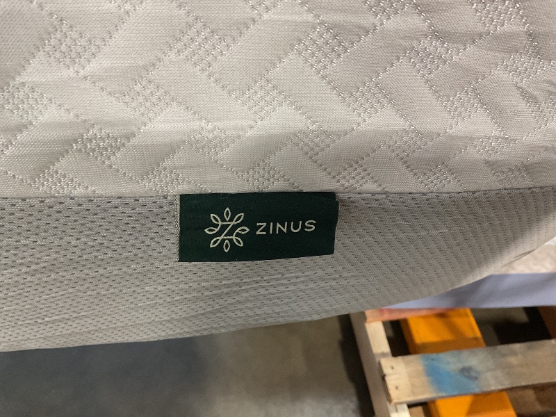 Photo 5 of ***mattress got dirty during processing and handling , does have a removable/washable cover 
ZINUS 12 Inch Green Tea Essential Memory Foam Mattress [New Version], Queen, Fiberglass Free, Medium Feel, Breathable Airflow Memory Foam, Certified Safe Foams & 