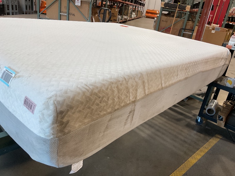 Photo 2 of ***mattress got dirty during processing and handling , does have a removable/washable cover 
ZINUS 12 Inch Green Tea Essential Memory Foam Mattress [New Version], Queen, Fiberglass Free, Medium Feel, Breathable Airflow Memory Foam, Certified Safe Foams & 