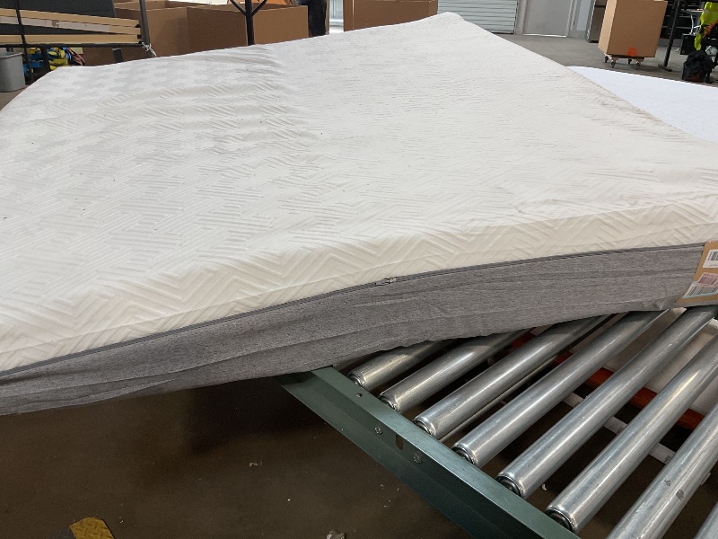 Photo 2 of ***matress got dirty during processing and handling, does have a removable/washable cover
Novilla California King Mattress, 12 Inch Gel Memory Foam Cal King Mattress for Cool Night & Pressure Relief, Medium Plush Feel with Motion Isolating, Bliss