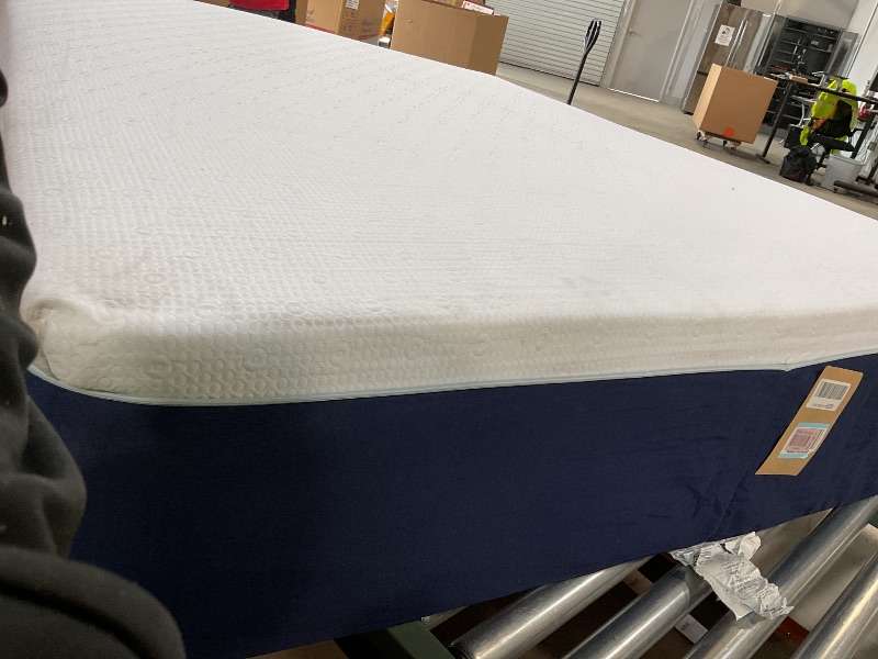 Photo 2 of ***mattress got dirty during processing and handling , does have a removable/washable cover 
Sleep Innovations Shiloh 14 Inch Memory Foam Mattress, Queen Size, Bed in a Box, Cradling Medium Support