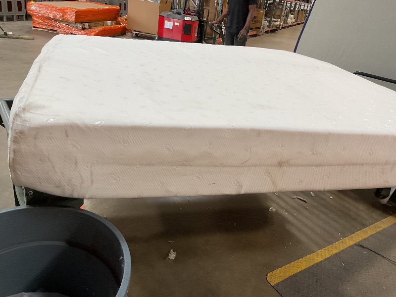 Photo 4 of ****mattress got dirty during processing and handling. Does come with a removable/washable cover.
Novilla King Mattress, 12 Inch King Size Memory Foam Mattress with Comfort Foam for Pressure Relief & Cool Fresh Sleep,Removable Washable Mattress Cover,Memo