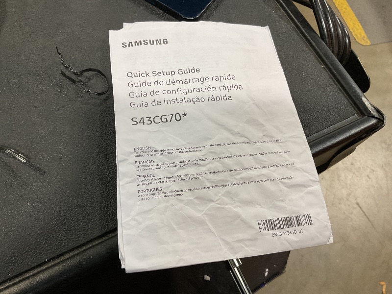 Photo 2 of ***screen is broken, monitor is damaged all around as well. Selling for parts 
SAMSUNG 43" Odyssey Neo G7 Series 4K UHD Smart Gaming Monitor, 144Hz, 1ms, VESA Display HDR600, Quantum Matrix Technology, AMD FreeSync Premium Pro, LS43CG702NNXZA, 2023, WHITE