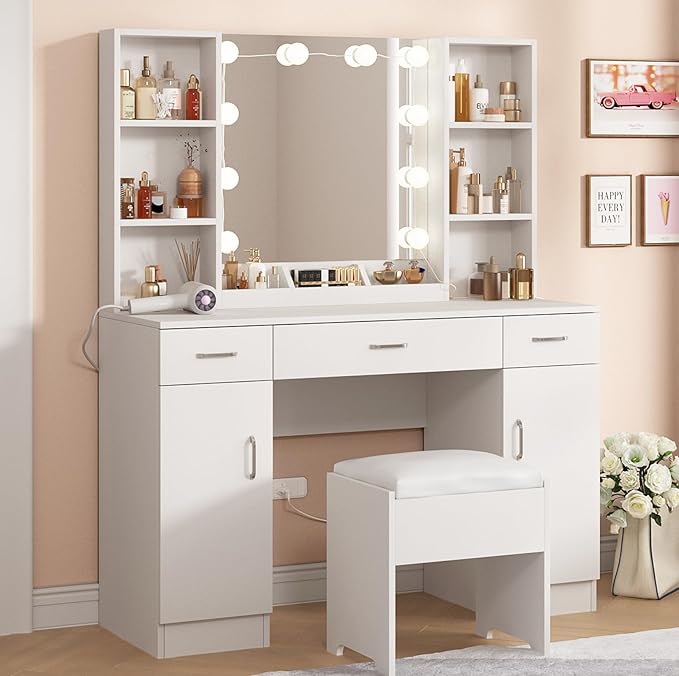 Photo 1 of ***picture for reference only, selling for parts 
White vanity desk