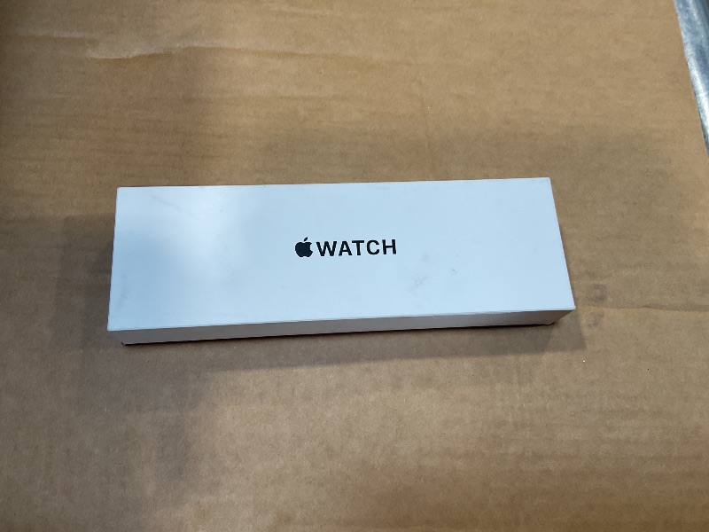 Photo 2 of Apple Watch SE (2nd Gen) [GPS 40mm] Smartwatch with Starlight Aluminium Case with Starlight Sport Band S/M. Fitness and Sleep Trackers, Crash Detection, Heart Rate Monitor, Retina Display